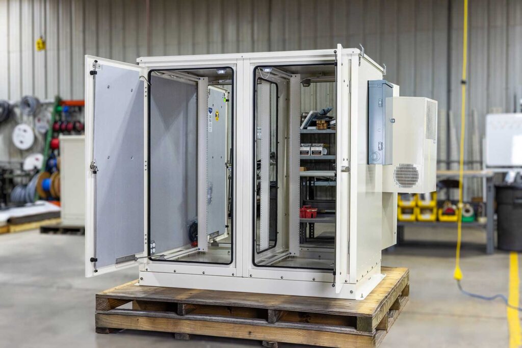 Independence-Dual-Bay-All-Doors-Opened